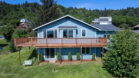 275 Mountain View Dr, Homer, AK 99603