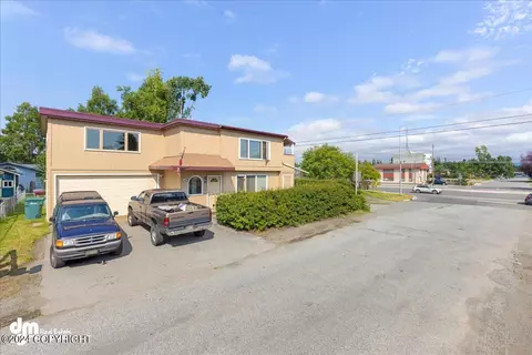 1603 W 33rd Ave, Anchorage, AK 99517