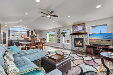 Living - 3188 Morgan Loop, Anchorage, AK 99516 photo 2 of 4