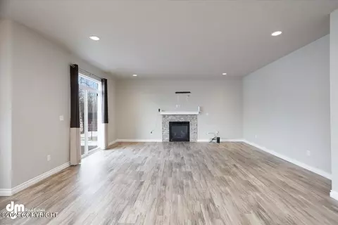 Living - 1222 E Hidden Ranch Loop, Palmer, AK 99645 photo 7 of 10