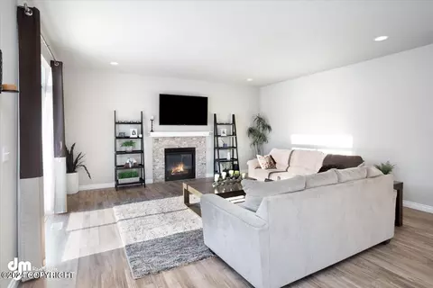 Living - 1222 E Hidden Ranch Loop, Palmer, AK 99645 photo 2 of 10
