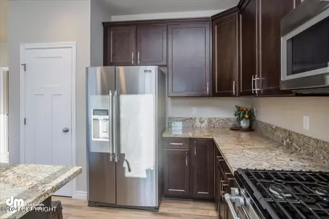 Kitchen - 1222 E Hidden Ranch Loop, Palmer, AK 99645 photo 4 of 15