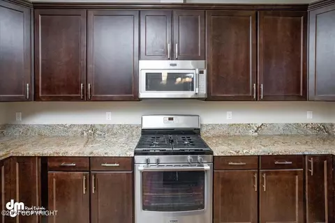 Kitchen - 1222 E Hidden Ranch Loop, Palmer, AK 99645 photo 15 of 15