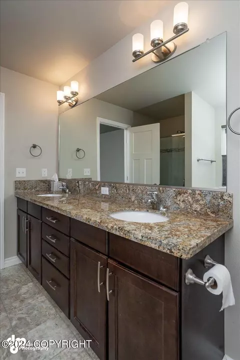 Bath - 1222 E Hidden Ranch Loop, Palmer, AK 99645 photo 11 of 17