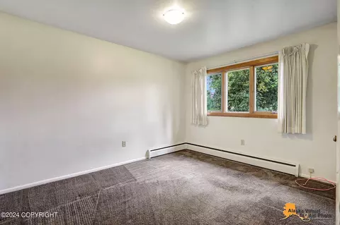 1606 Wolverine St, Anchorage, AK 99504 photo 15