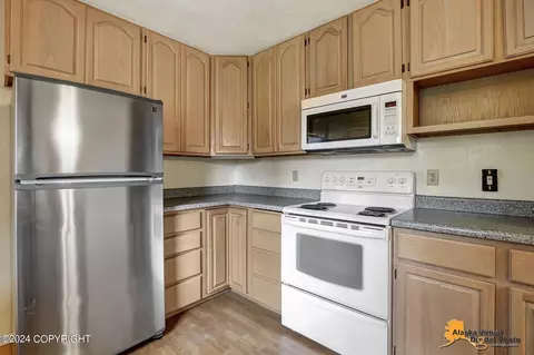 1606 Wolverine St, Anchorage, AK 99504 photo 9