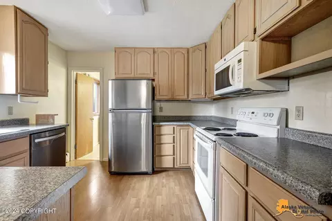 1606 Wolverine St, Anchorage, AK 99504 photo 6