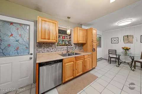 4622 E 6th Ave, Anchorage, AK 99508 photo 16