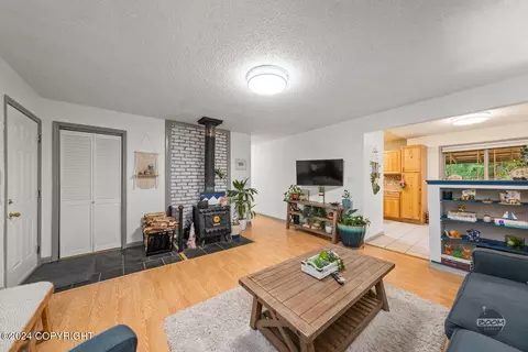 4622 E 6th Ave, Anchorage, AK 99508 photo 5