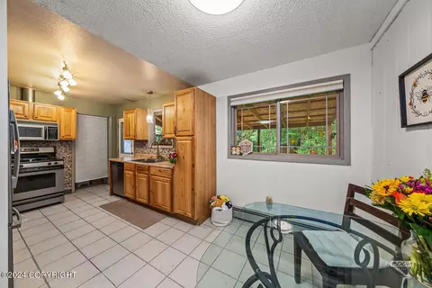 4622 E 6th Ave, Anchorage, AK 99508 photo 12