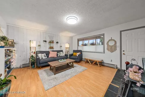 4622 E 6th Ave, Anchorage, AK 99508 photo 3