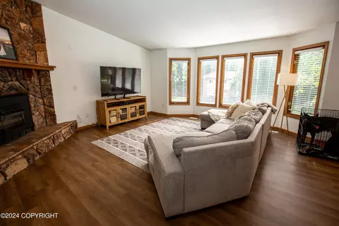 Living - 19905 Samalga Cir, Eagle River, AK 99577 photo 3 of 4