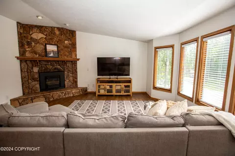 Living - 19905 Samalga Cir, Eagle River, AK 99577 photo 4 of 4