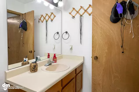 Bath - 9610 Morningside Loop # B4, Anchorage, AK 99515 photo 2 of 2
