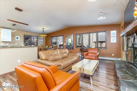 521 Donna Dr, Anchorage, AK 99504 photo 7