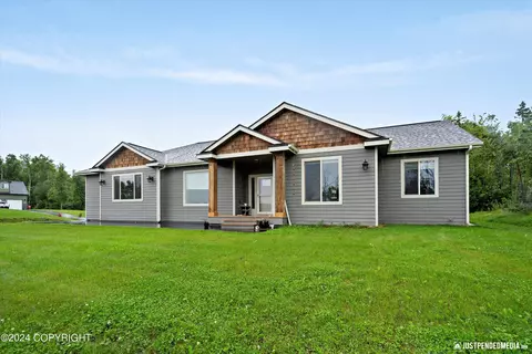 1675 S Berlin Rose St, Wasilla, AK 99623