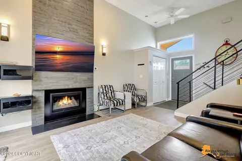 4809 E 5th Ave, Anchorage, AK 99508