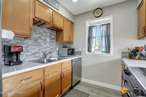 4809 E 5th Ave, Anchorage, AK 99508 photo 15