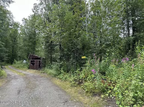 14702 E Love Lee Ln, Talkeetna, AK 99676