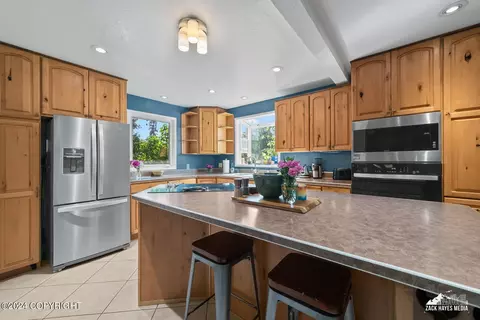 Kitchen - 4401 Edinburgh Dr, Anchorage, AK 99502 photo 2 of 9