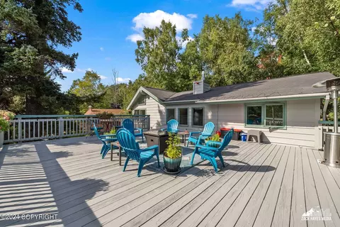 Exterior - 4401 Edinburgh Dr, Anchorage, AK 99502 photo 4 of 11