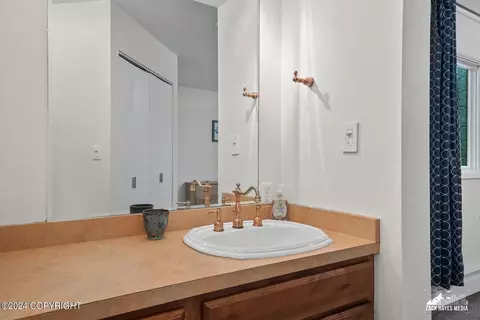 Bath - 4401 Edinburgh Dr, Anchorage, AK 99502 photo 2 of 5