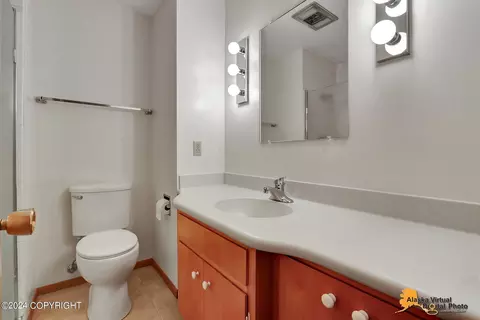 Bath - 2136 E 36th Ave, Anchorage, AK 99503 photo 5 of 8