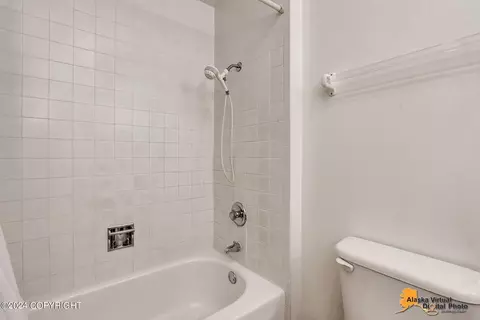 Bath - 2136 E 36th Ave, Anchorage, AK 99503 photo 4 of 8