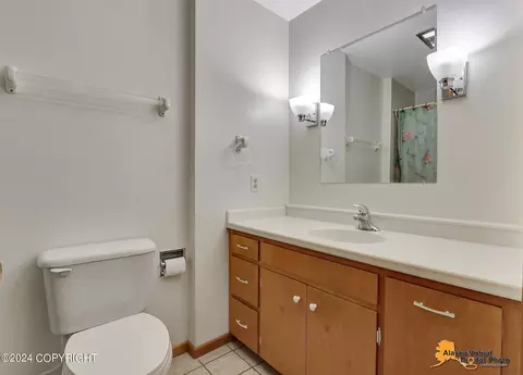 Bath - 2136 E 36th Ave, Anchorage, AK 99503 photo 3 of 8