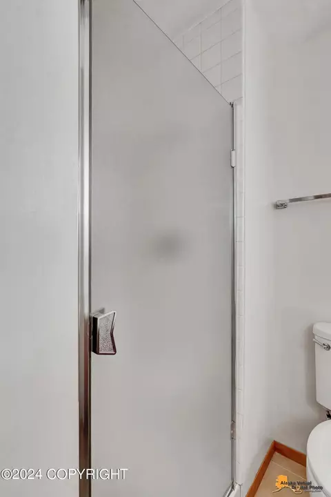Bath - 2136 E 36th Ave, Anchorage, AK 99503 photo 6 of 8