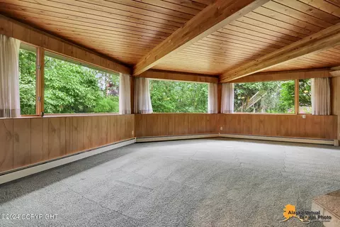 Living - 2136 E 36th Ave, Anchorage, AK 99503 photo 7 of 8