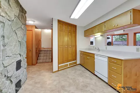 Kitchen - 2136 E 36th Ave, Anchorage, AK 99503 photo 8 of 9