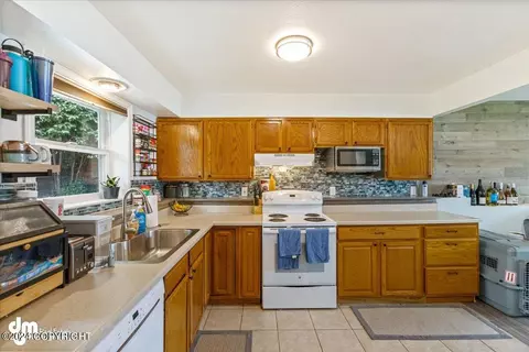 4536 E 6th Ave, Anchorage, AK 99508 photo 16