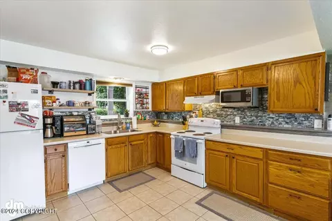 4536 E 6th Ave, Anchorage, AK 99508 photo 18