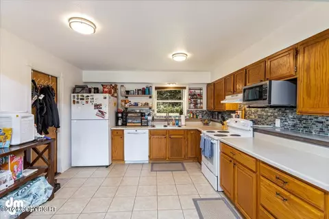 4536 E 6th Ave, Anchorage, AK 99508 photo 17