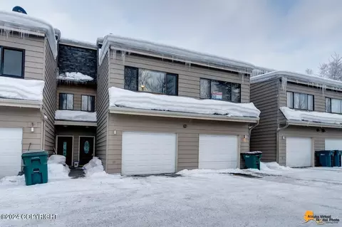 6255 E 41st Ct, Anchorage, AK 99504