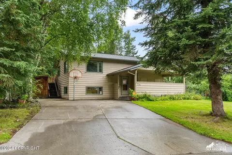 1732 Kalgin St, Anchorage, AK 99504