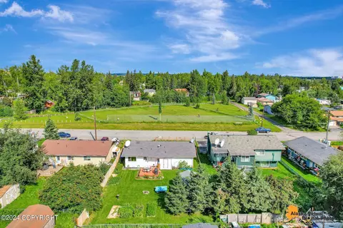 View/Area - 3214 E 16th Ave, Anchorage, AK 99508 photo 3 of 10