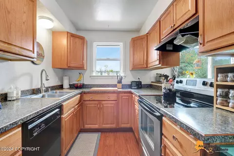 Kitchen - 3214 E 16th Ave, Anchorage, AK 99508 photo 1 of 2