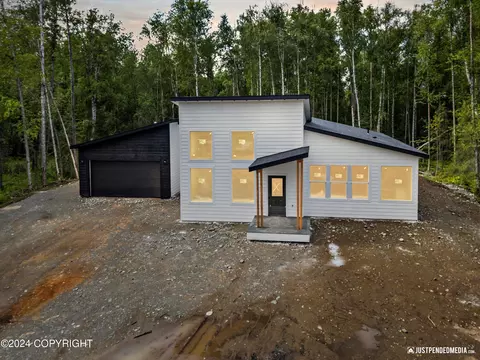 9540 W Blue Moon Cir, Wasilla, AK 99654