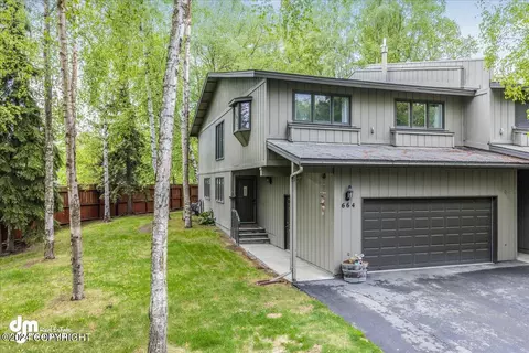 664 Highlander Cir, Anchorage, AK 99518
