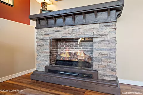 Living - 20501 Pine Crest Ln, Eagle River, AK 99577 photo 1 of 6
