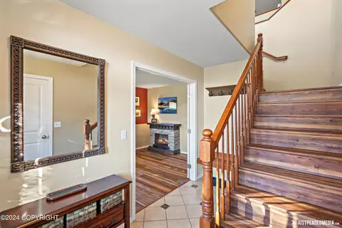 Entry Way - 20501 Pine Crest Ln, Eagle River, AK 99577 photo 3 of 4