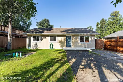 8236 Wilcox St, Anchorage, AK 99502