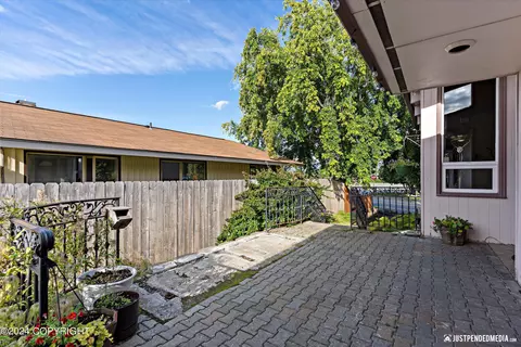 Exterior - 1310 E St, Anchorage, AK 99501 photo 2 of 3