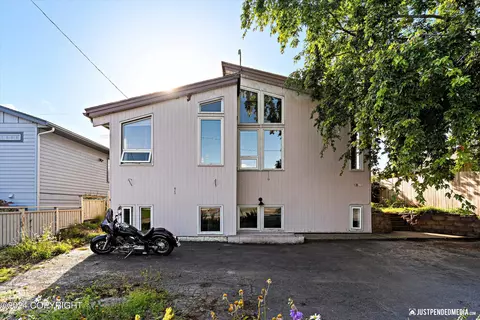 Exterior - 1310 E St, Anchorage, AK 99501 photo 3 of 3
