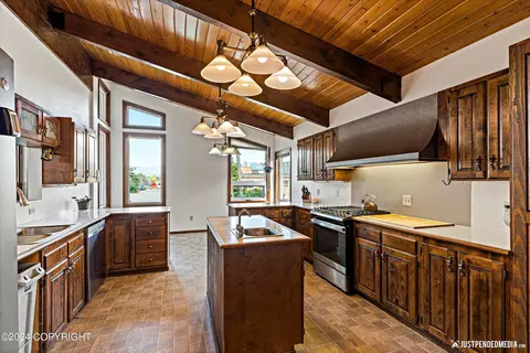 Kitchen - 1310 E St, Anchorage, AK 99501 photo 2 of 8