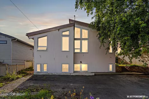 Exterior - 1310 E St, Anchorage, AK 99501 photo 1 of 3