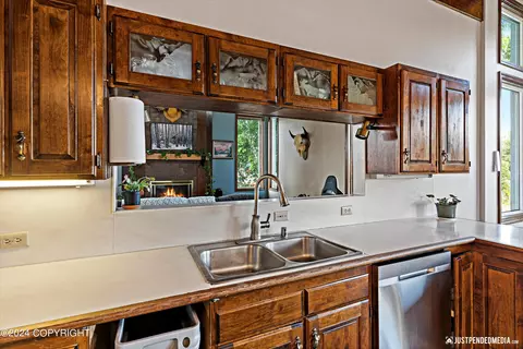 Kitchen - 1310 E St, Anchorage, AK 99501 photo 5 of 8
