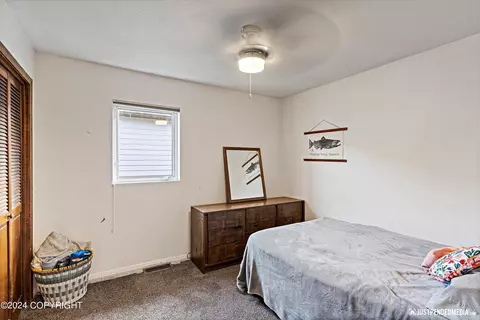 Bedroom - 1310 E St, Anchorage, AK 99501 photo 2 of 8